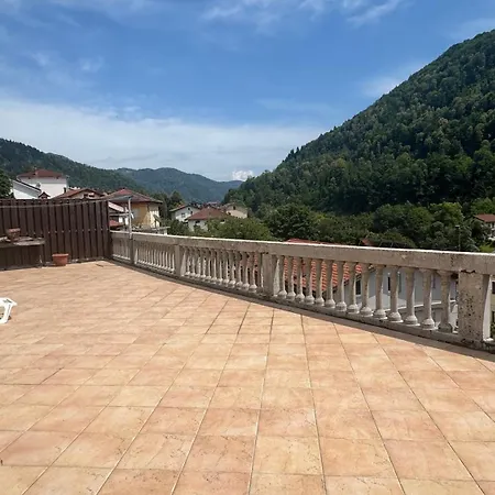 Stylish Penthouse With Large Terrace 4* Most Na Soci