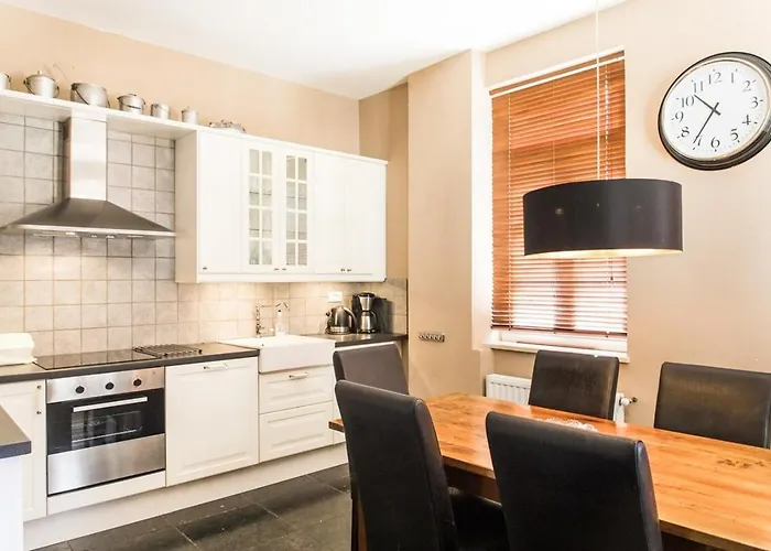 ホテル Stylish Penthouse With Large Terrace モスト ナ ソシ