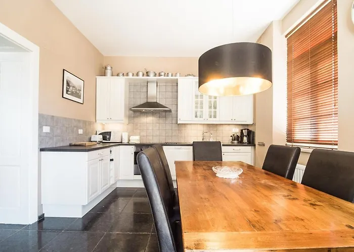 Stylish Penthouse With Large Terrace ホテル